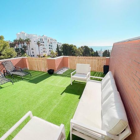 Cozy Apartment With Large Terrace Torremolinos Exterior photo