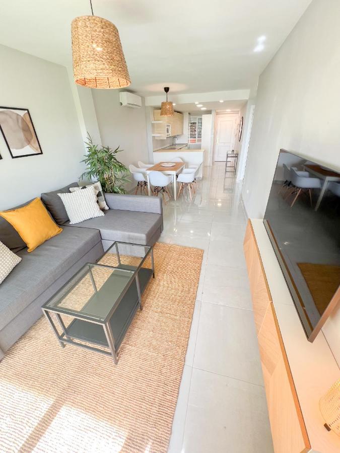 Cozy Apartment With Large Terrace Torremolinos Exterior photo