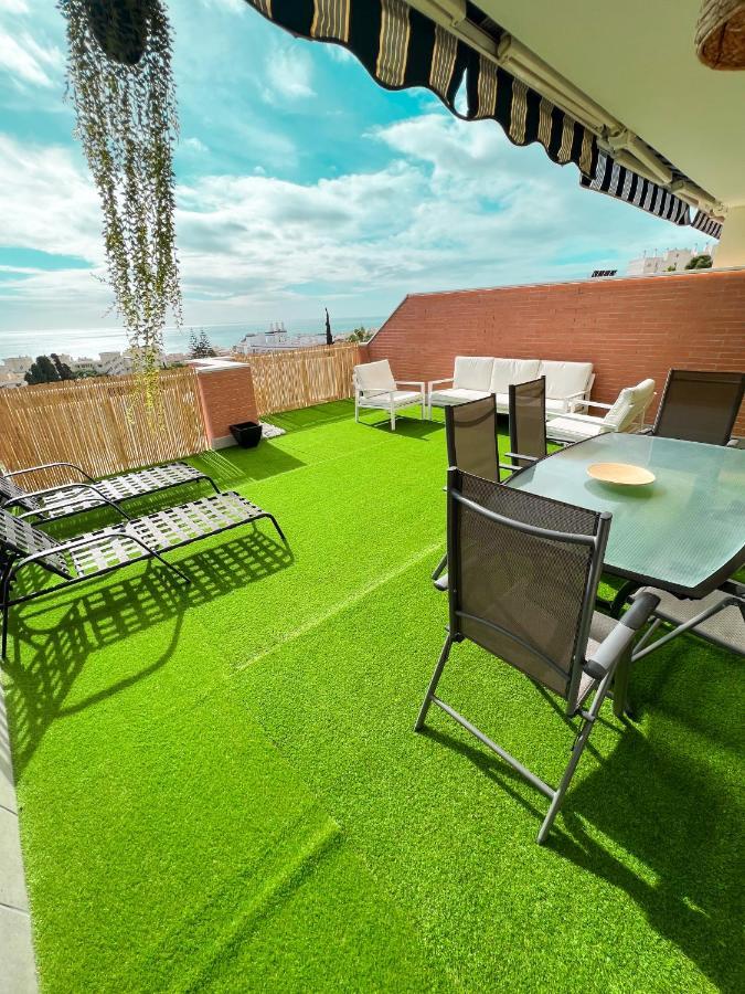 Cozy Apartment With Large Terrace Torremolinos Exterior photo