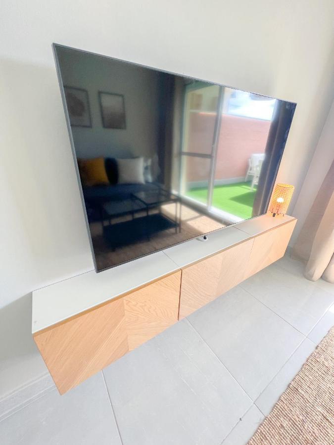 Cozy Apartment With Large Terrace Torremolinos Exterior photo