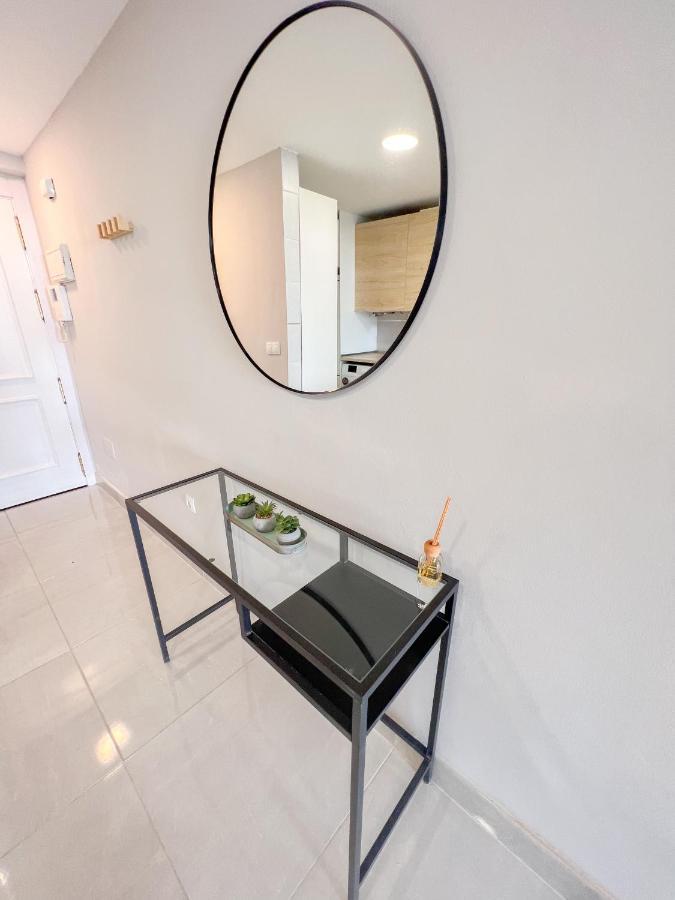 Cozy Apartment With Large Terrace Torremolinos Exterior photo