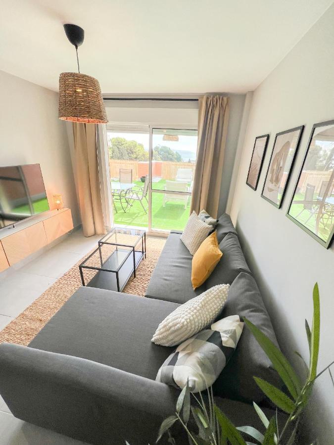 Cozy Apartment With Large Terrace Torremolinos Exterior photo