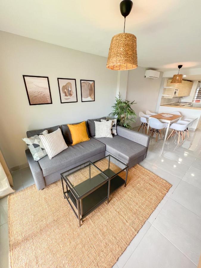 Cozy Apartment With Large Terrace Torremolinos Exterior photo